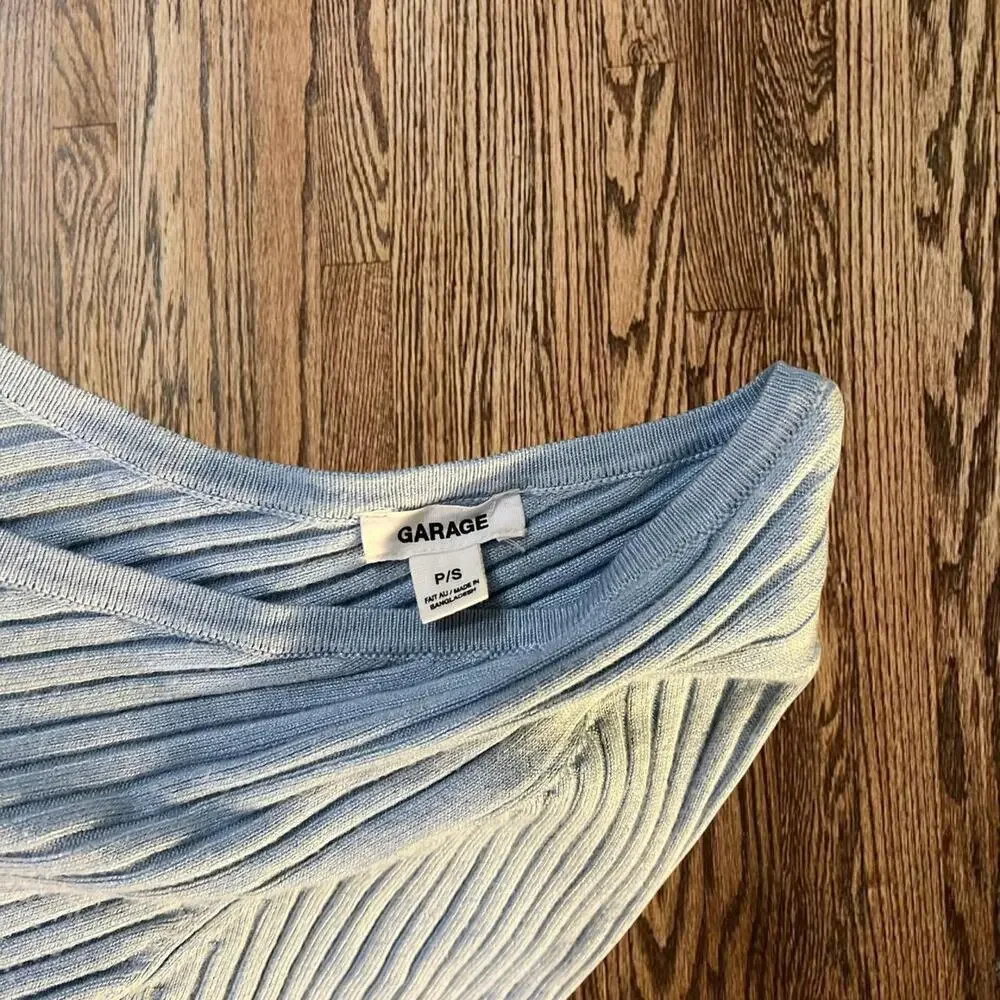 Light blue long sleeve - Picture 2 of 3